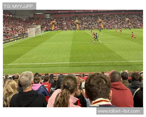 世界杯波尔图大胜多特蒙德帽子戏法引发全场狂欢战术分析揭秘